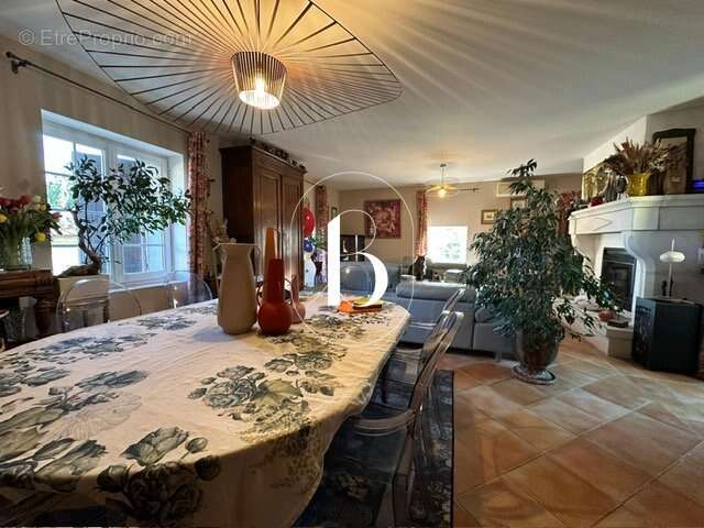 Maison à SAINT-PAULET-DE-CAISSON