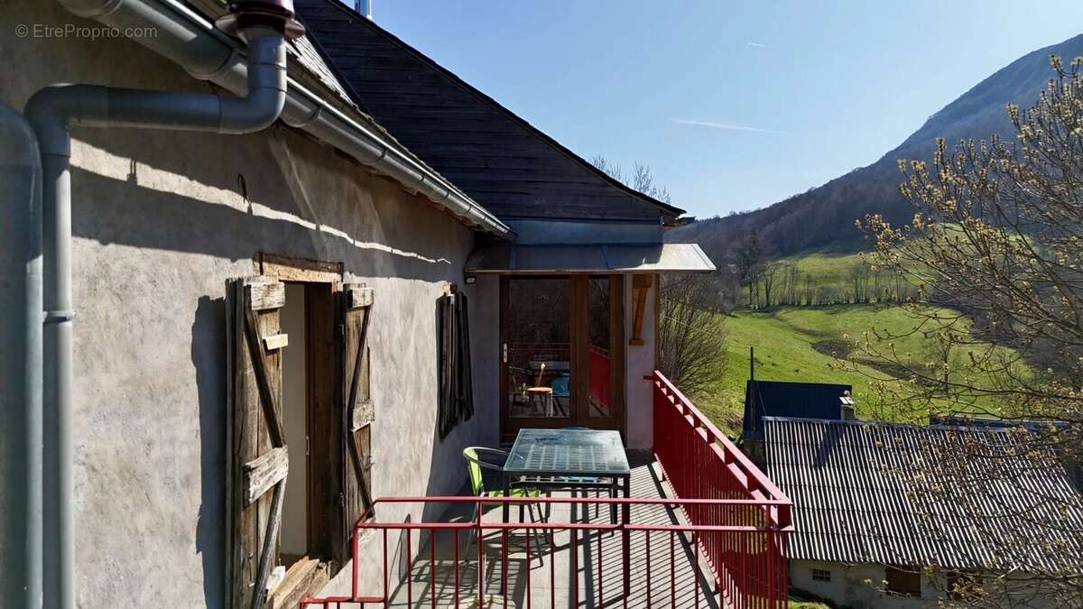 Maison à MOULIS