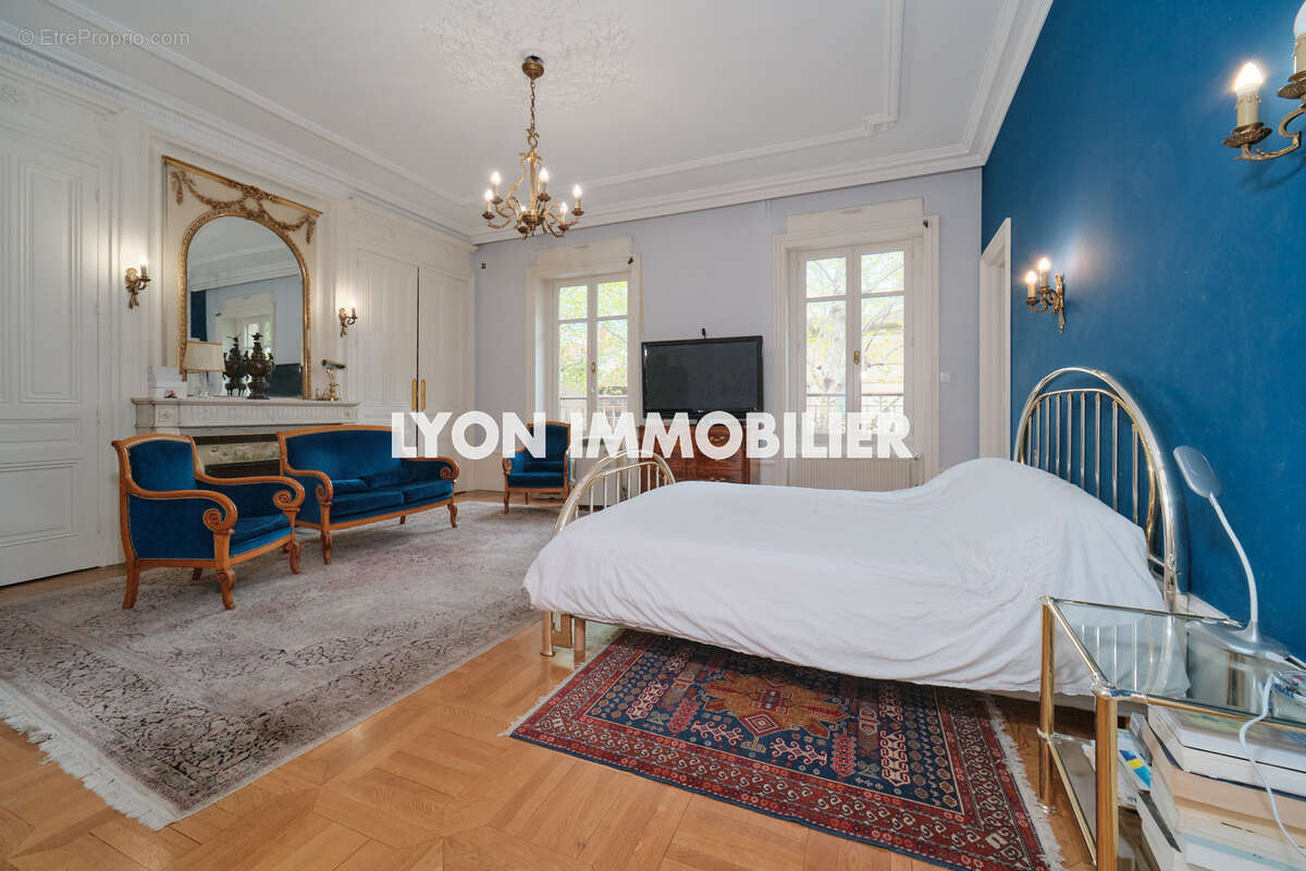 Maison à LYON-8E