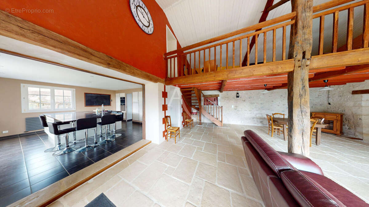Maison à VOUILLE