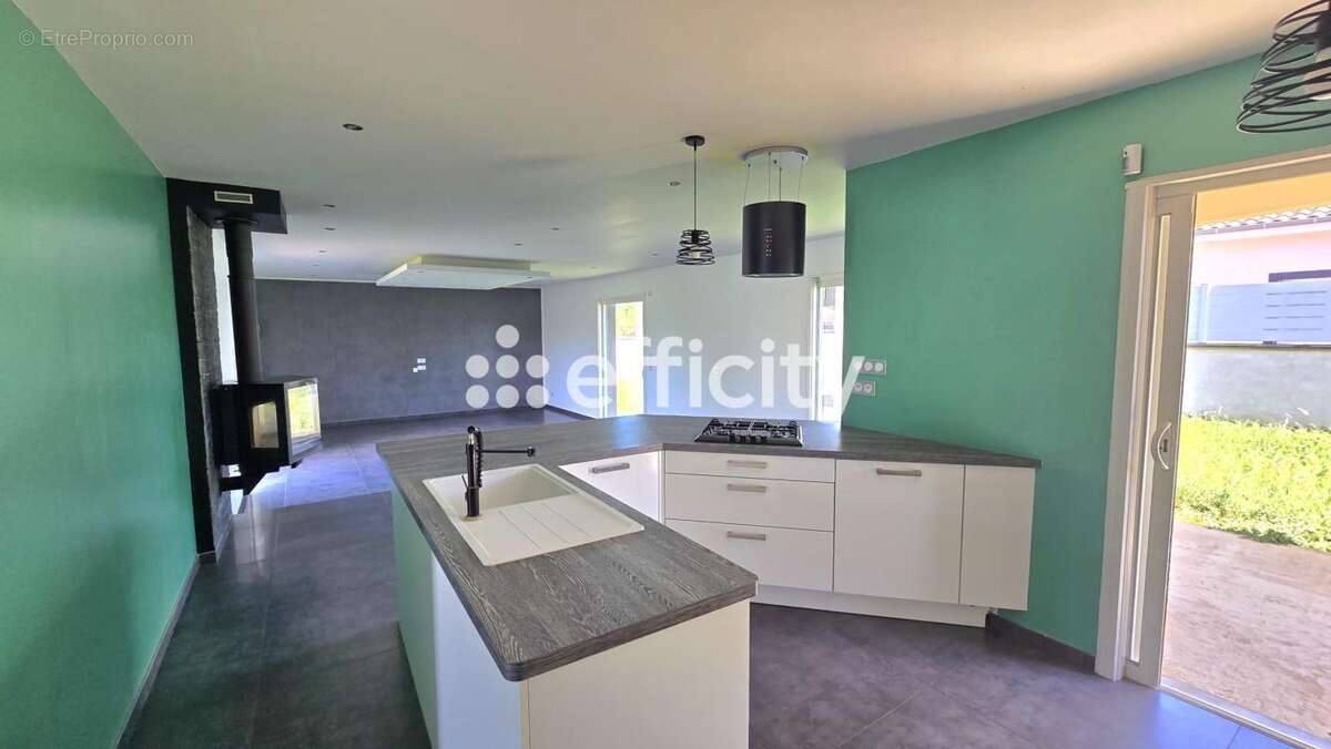 Maison 135 m² à Frontenas  - photo 3