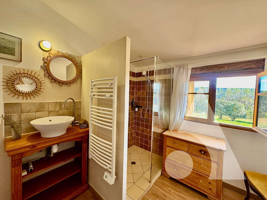 Maison à VILLECROZE