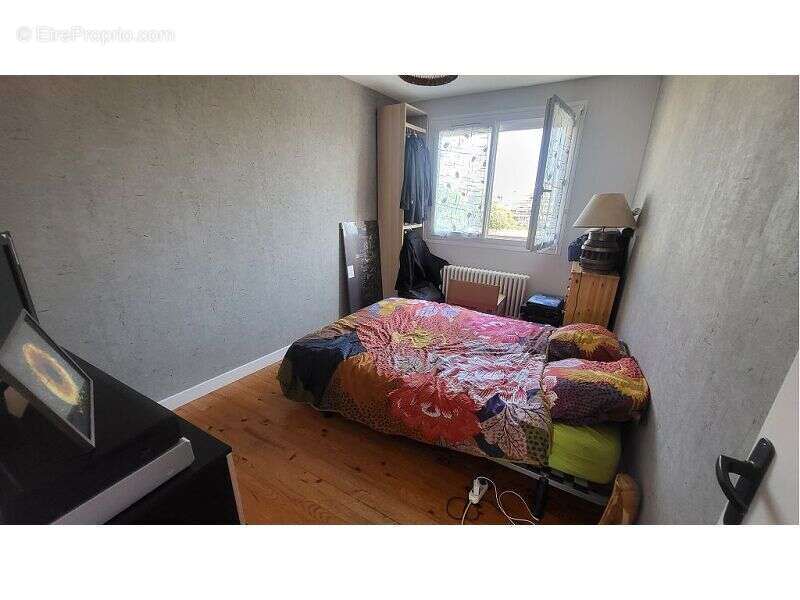 Appartement à MONTROND-LES-BAINS