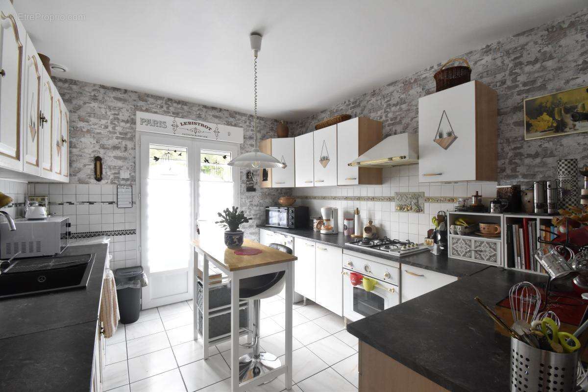 Maison à LA CELLE-SUR-LOIRE