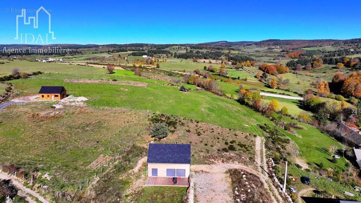 Terrain à SAINT-DENIS-EN-MARGERIDE