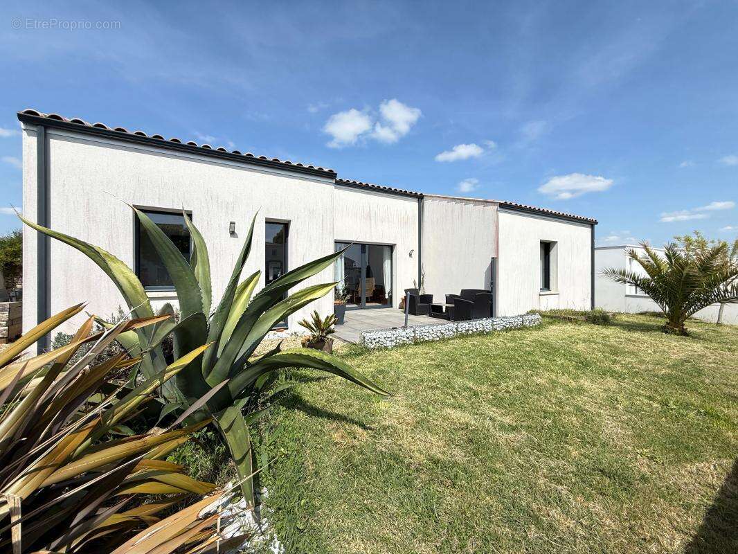 Maison à VAUX-SUR-MER