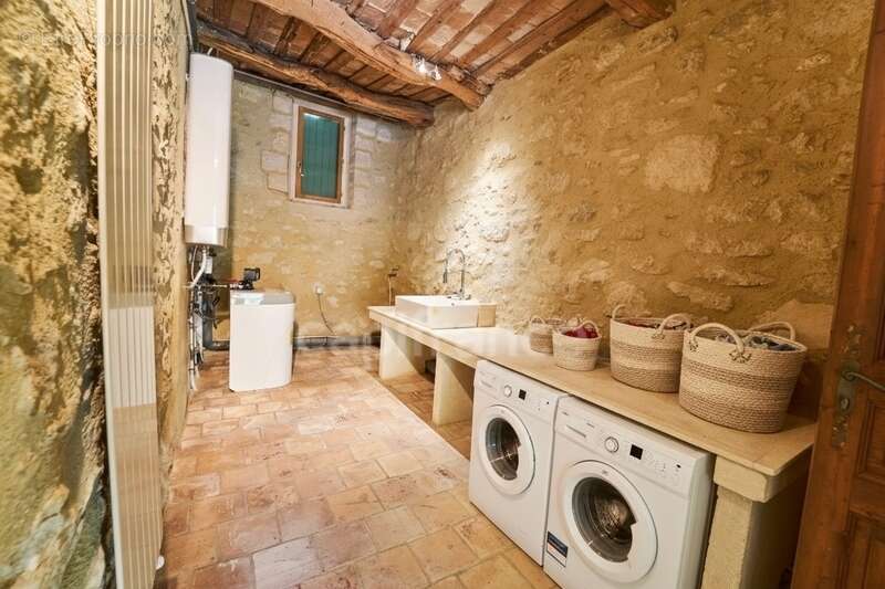 Á UZES (30) Propriété d’Exception à Deux Pas de la Place aux Herbes - photo 29