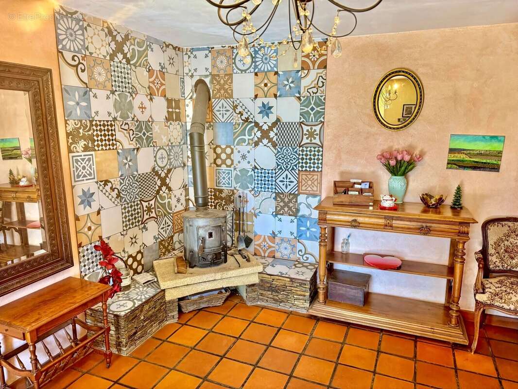 Maison à MIRANDOL-BOURGNOUNAC