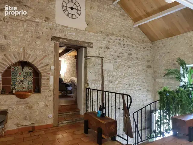 Magnifique maison en pierre avec gîte attenant et 6 575 m2 de terrain arboré - photo 17