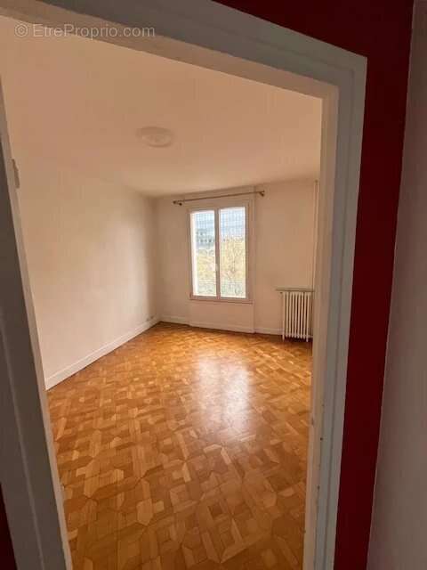 Appartement à LA GARENNE-COLOMBES