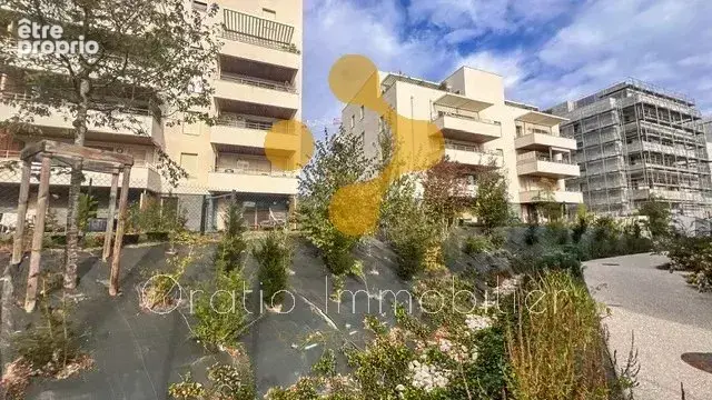 Appartement à PRINGY
