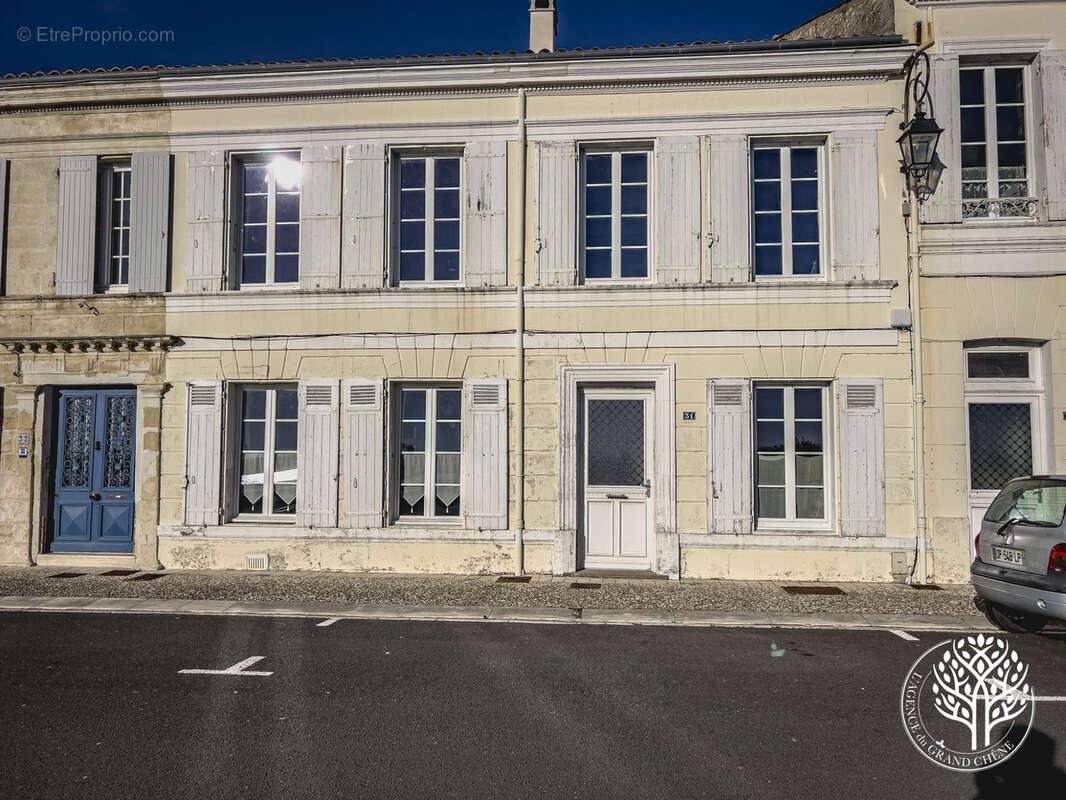 Maison à TONNAY-CHARENTE
