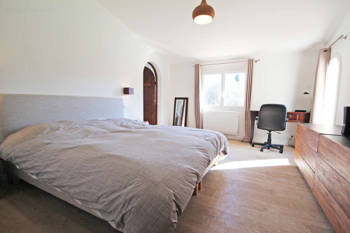 Villa plain-pied de 140 m2 - Tourrettes-sur-Loup - photo 6
