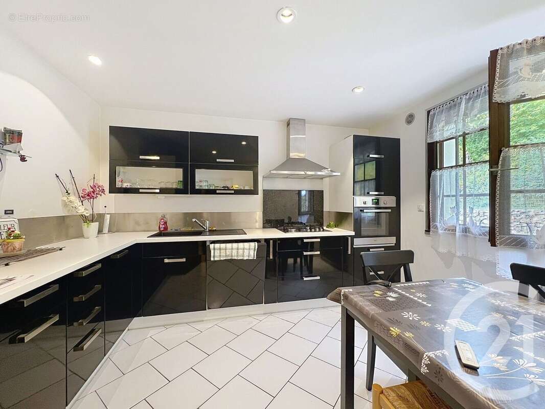 Maison à MONTFORT-SUR-RISLE