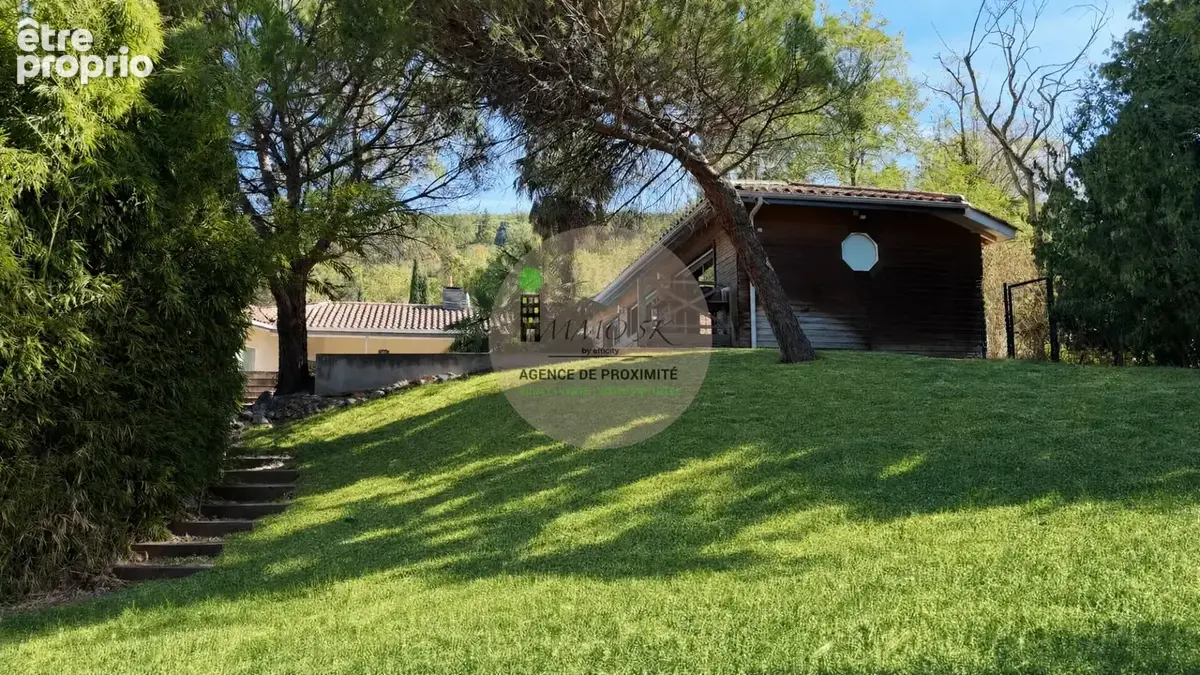 **Somptueuse villa familiale à Limonest – Piscine, jacuzzi et appartement indépendant** - photo 26