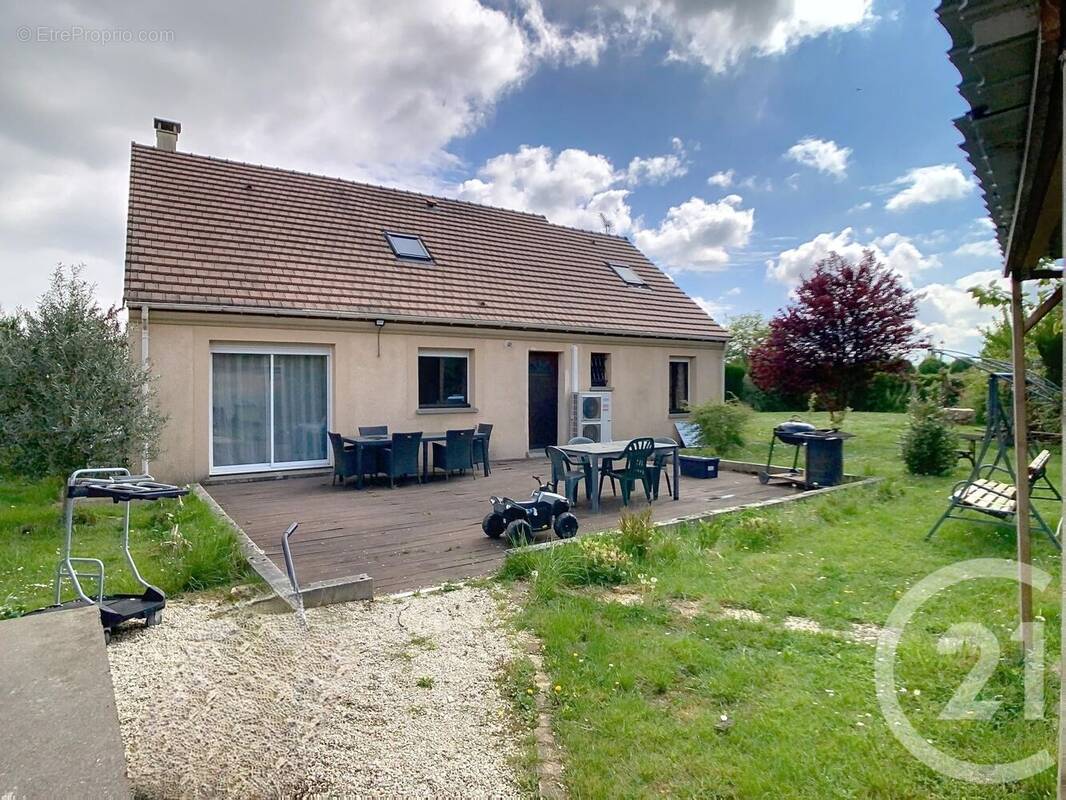 Maison à LA CHAPELLE-RABLAIS