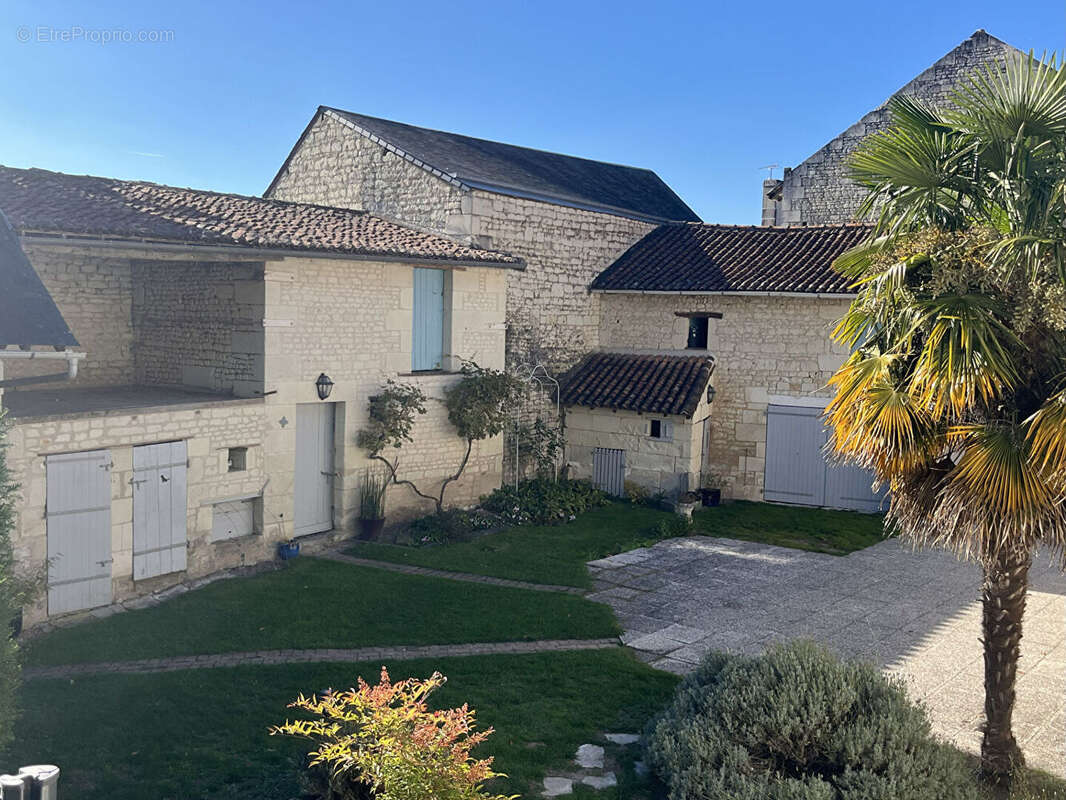 Maison à MONTS-SUR-GUESNES