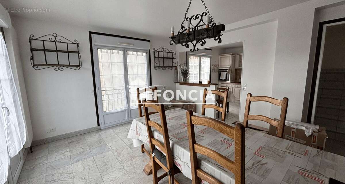 Maison à SAVIGNY-SUR-ORGE