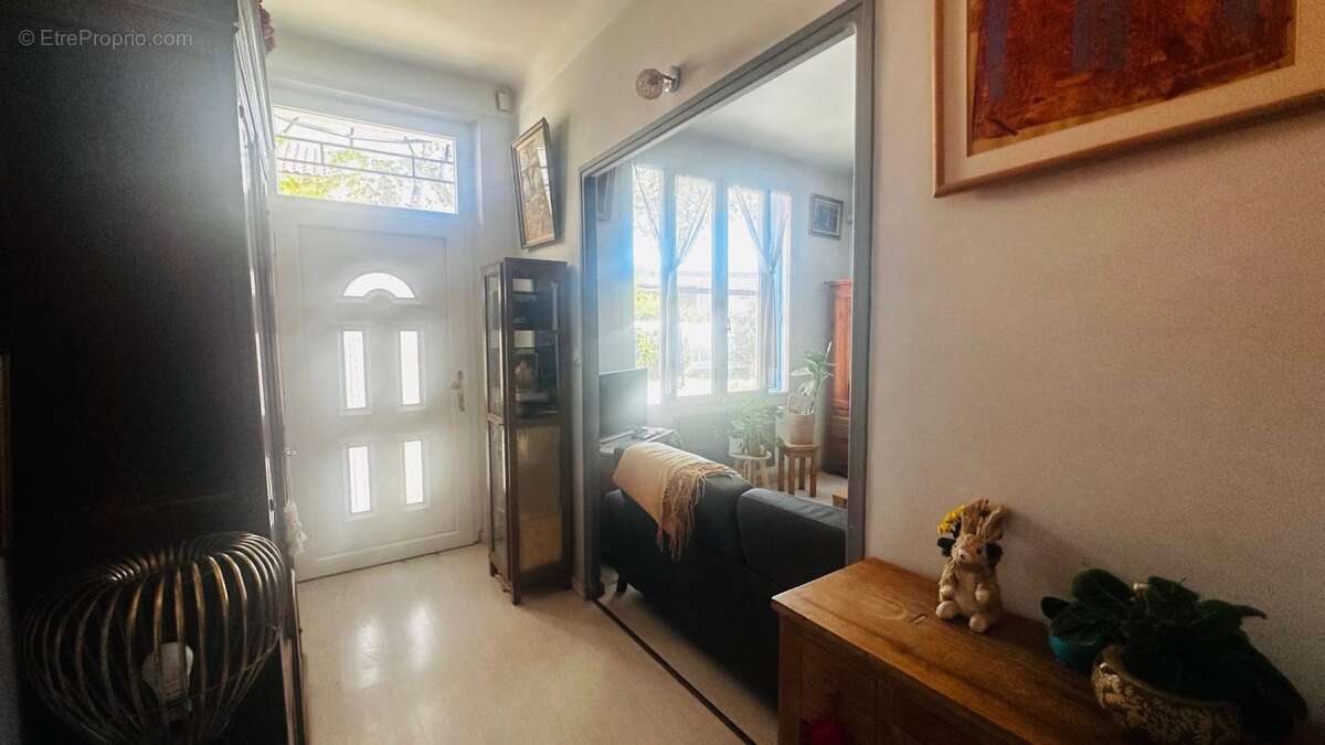 Maison à VIOLES