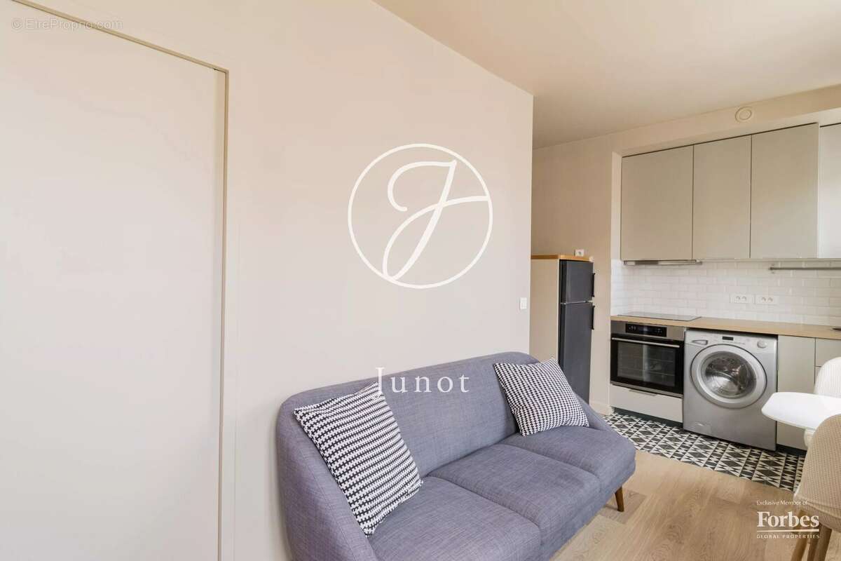 Appartement à PARIS-7E