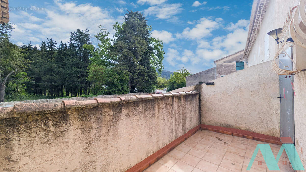 Appartement à SIGNES