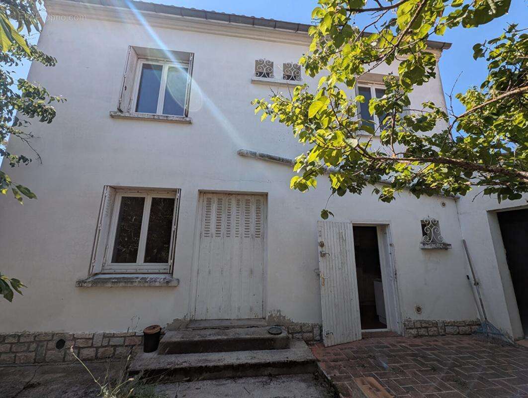 Villa T 5 Centre ville Castelandary avec jardin et garage - photo 2