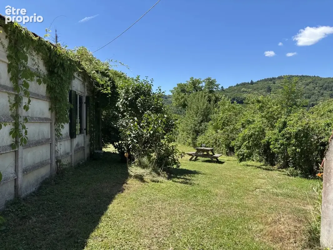 Ensemble d'une grande maison d'habitation et de deux gîtes à vendre près de Lucenay L’évêque. - photo 44