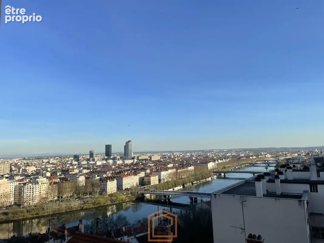 Appartement 81 m2 avec  vue exceptionnelle  - Croix rousse centre - photo 12