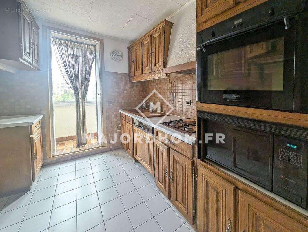 Appartement à MARSEILLE-9E