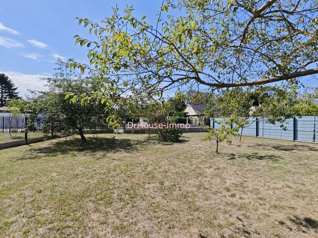 Terrain à SAINT-JEAN-LE-BLANC