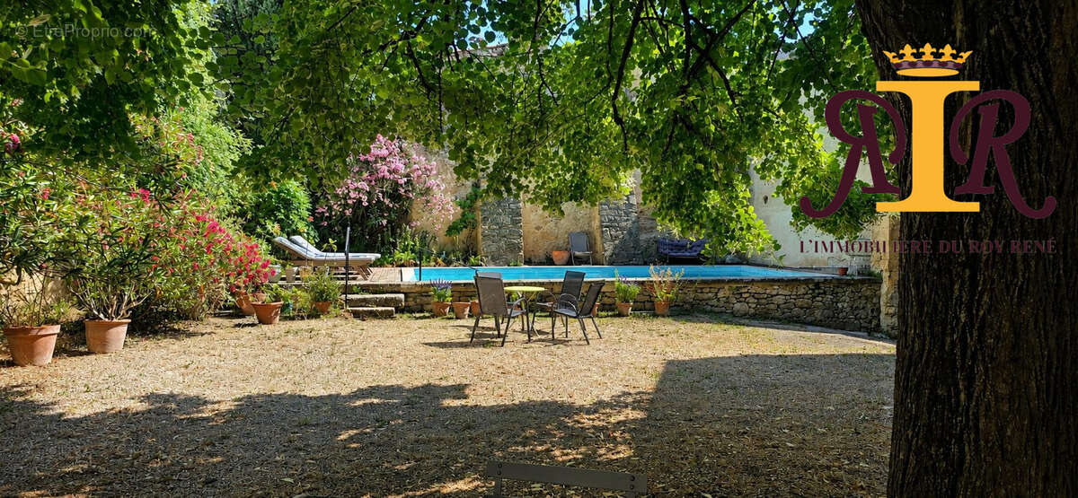 Maison à ROGNES