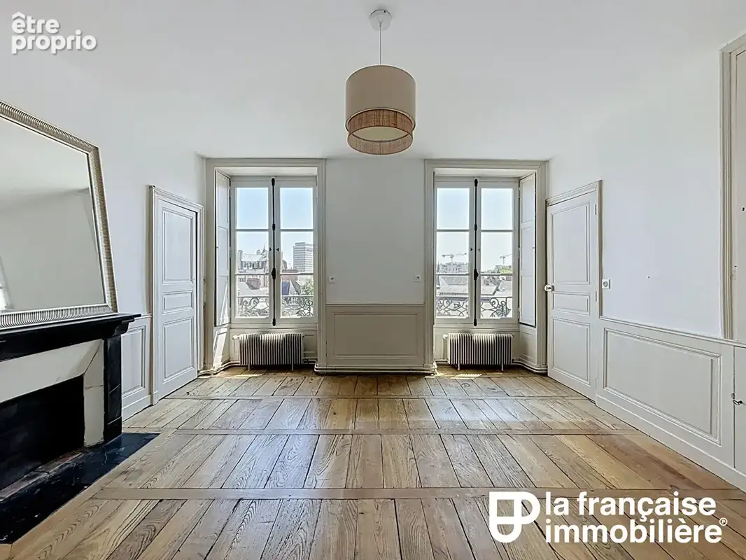 Appartement Rennes - Centre-ville - Les Halles -  5 pièces - 100.19 m² - Grenier - Ascenseur - exposition Sud-Ouest - garage en  - photo 6