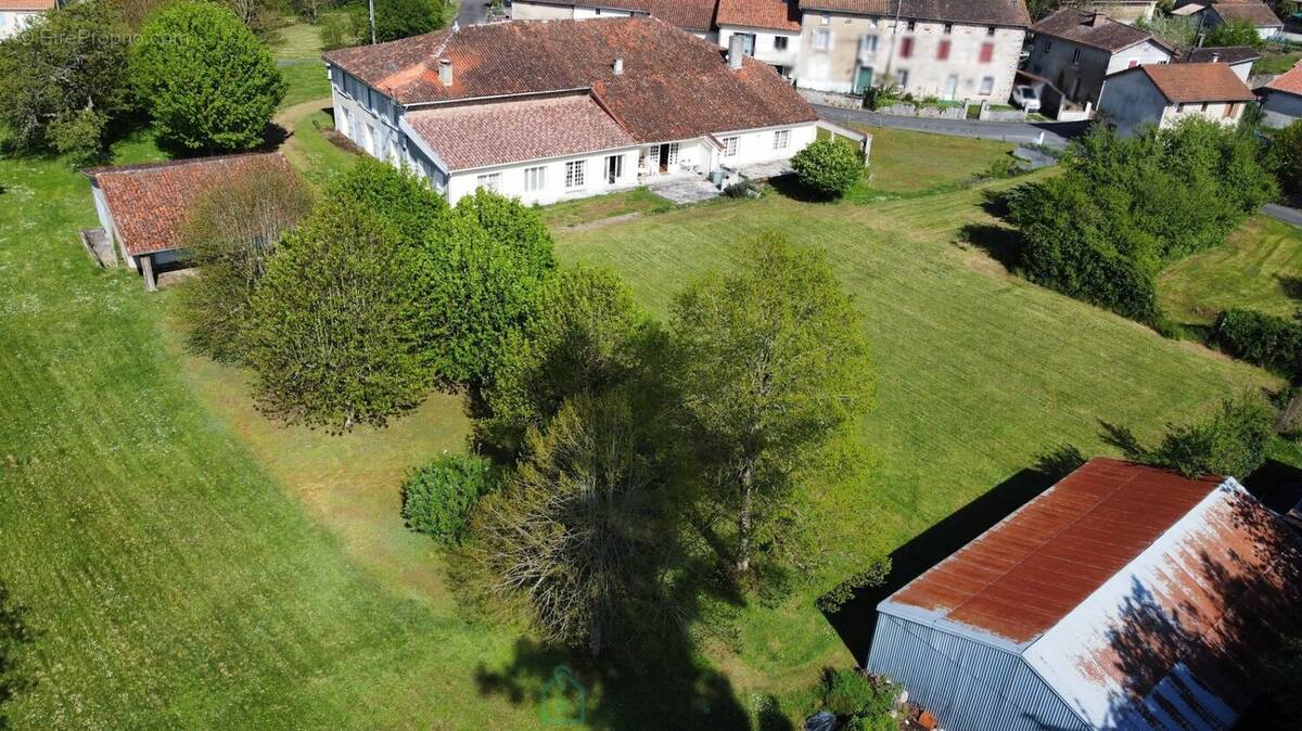 Maison à CHASSENON