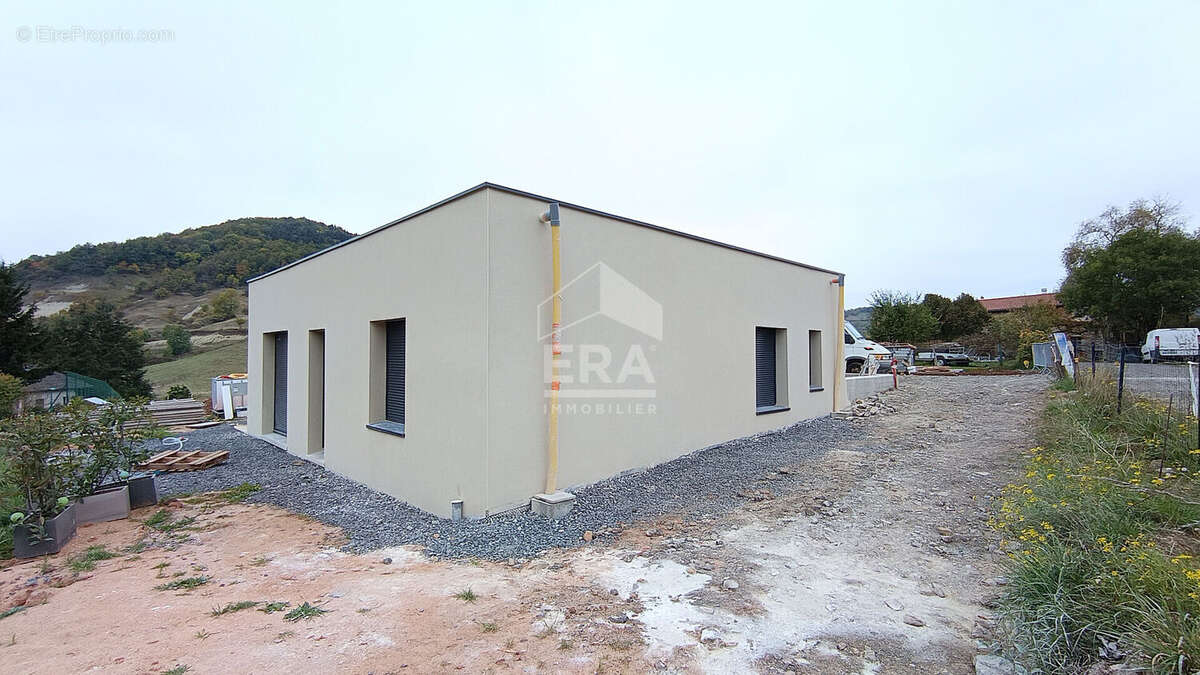 Maison à BRIVES-CHARENSAC