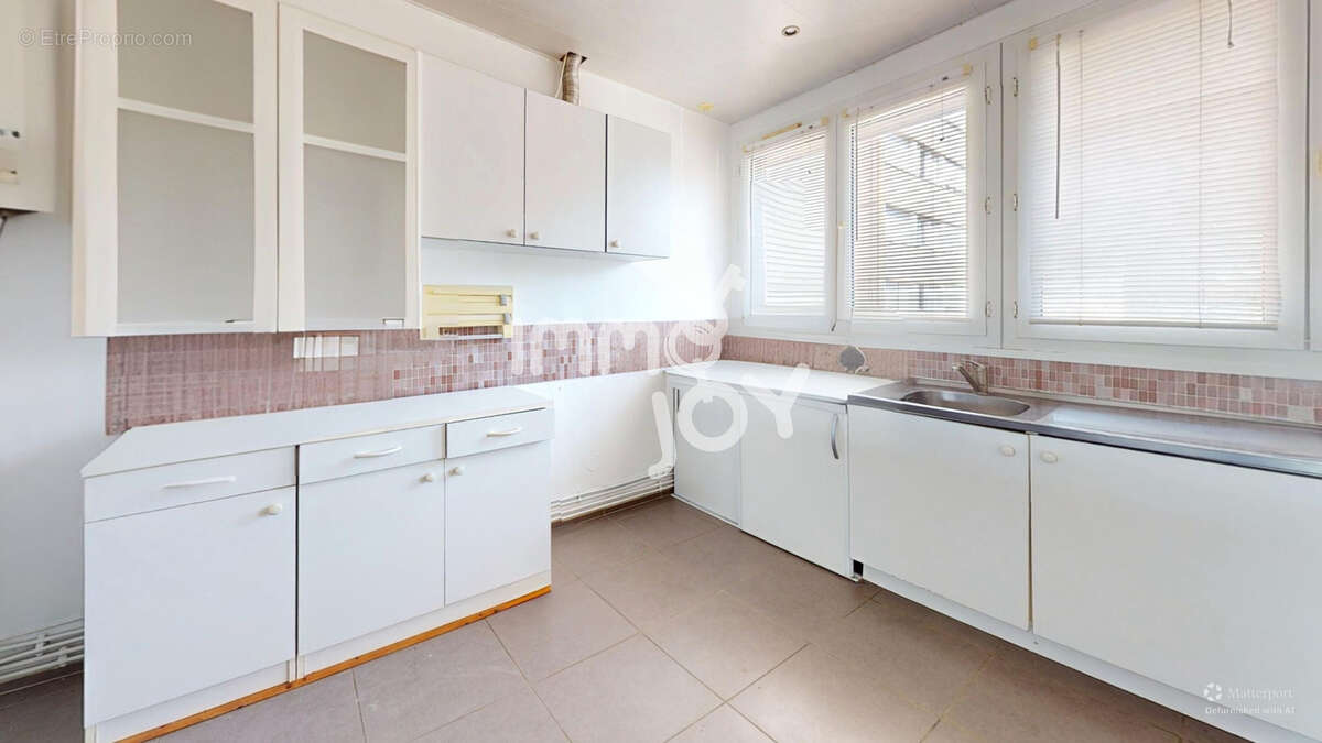 Appartement à BEAUZELLE