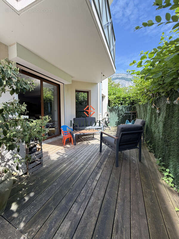 Appartement à MEYLAN
