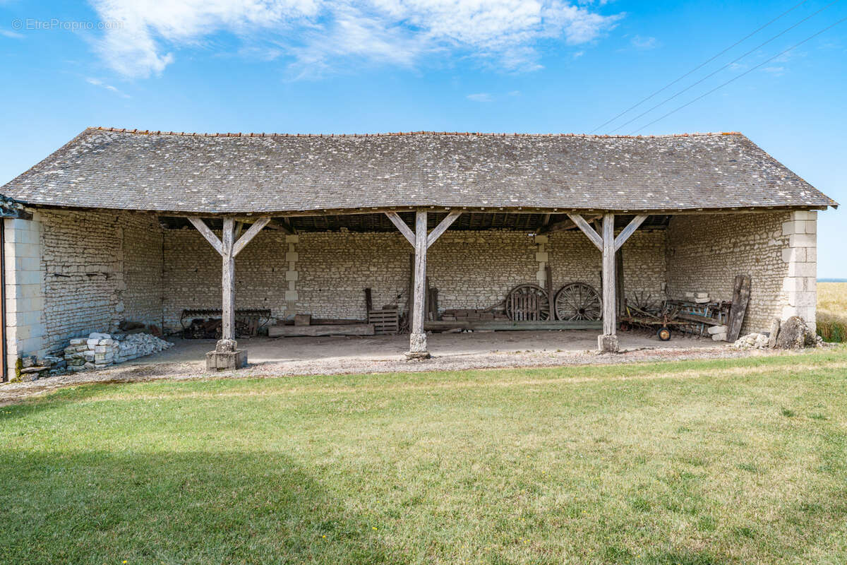 Ancien corps de ferme fortifié du XVIᵉ siècle   Une propriété de caractère aux multiples possibilités - photo 8