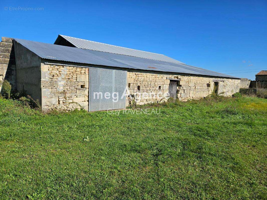 Ancien corps de ferme a restaurer - photo 11