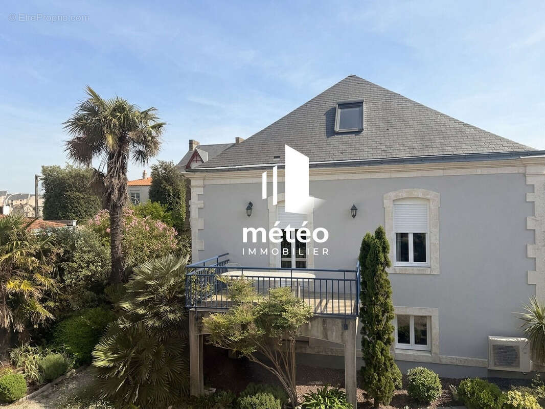 Maison d'exception à vendre aux Sables d'Olonne - 11 pièces, 260 m² - photo 2