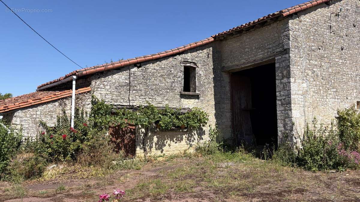 ? Ancien corps de ferme à rénover   Beau potentiel et nombre - photo 7