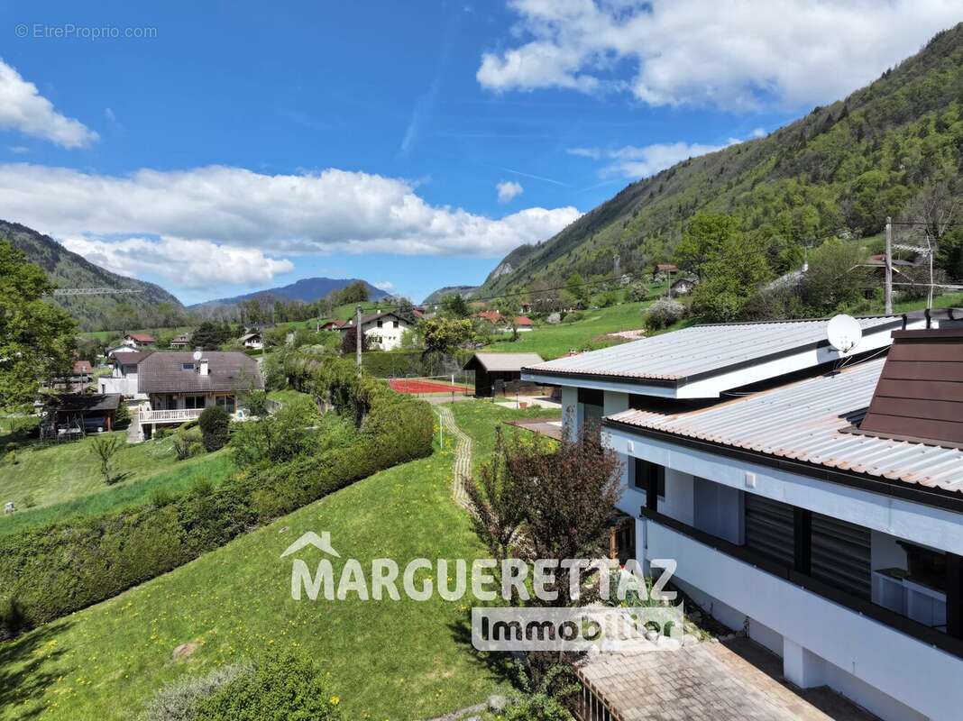 Maison à MARIGNIER
