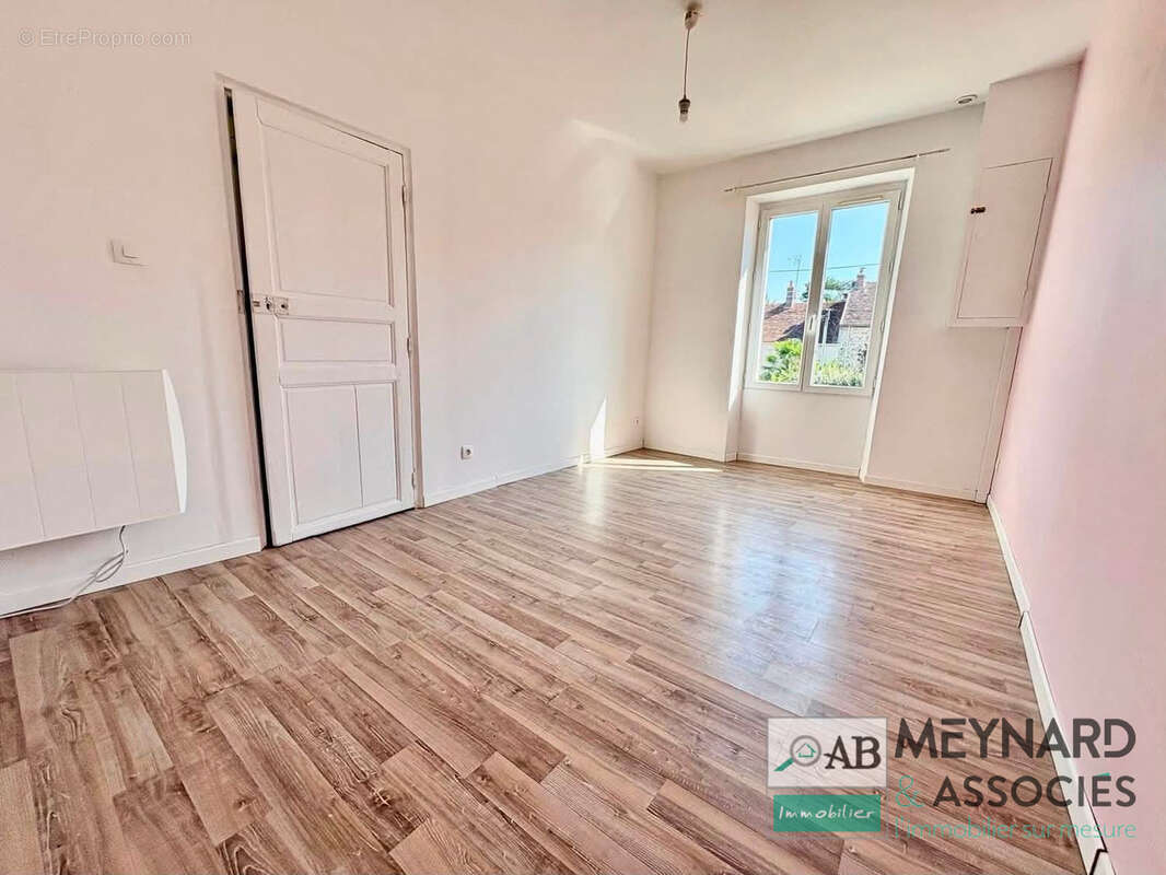 A vendre LUMIGNY 10 min de ROZAY EN BRIE  Briarde de 129.91,4 chambres M2sur 350 de terrain - photo 7