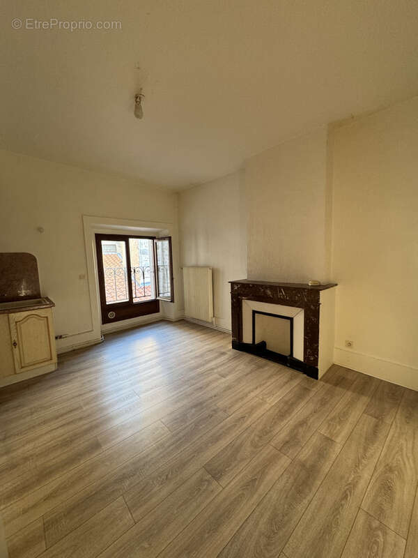 Appartement à SAINT-JUST-SAINT-RAMBERT