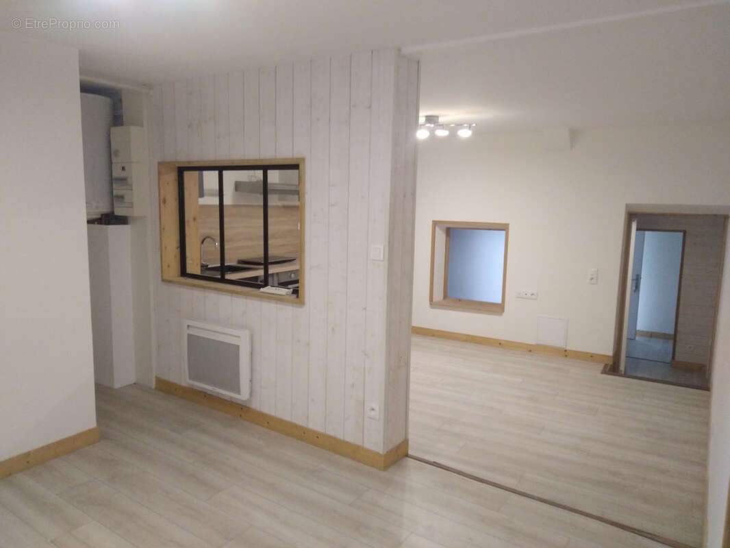 Appartement à HIERSAC