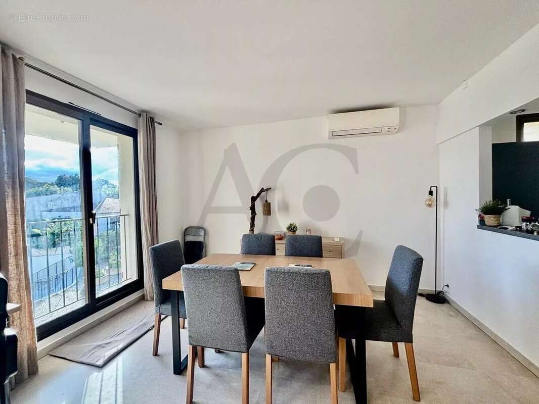 Appartement à VILLENEUVE-LOUBET