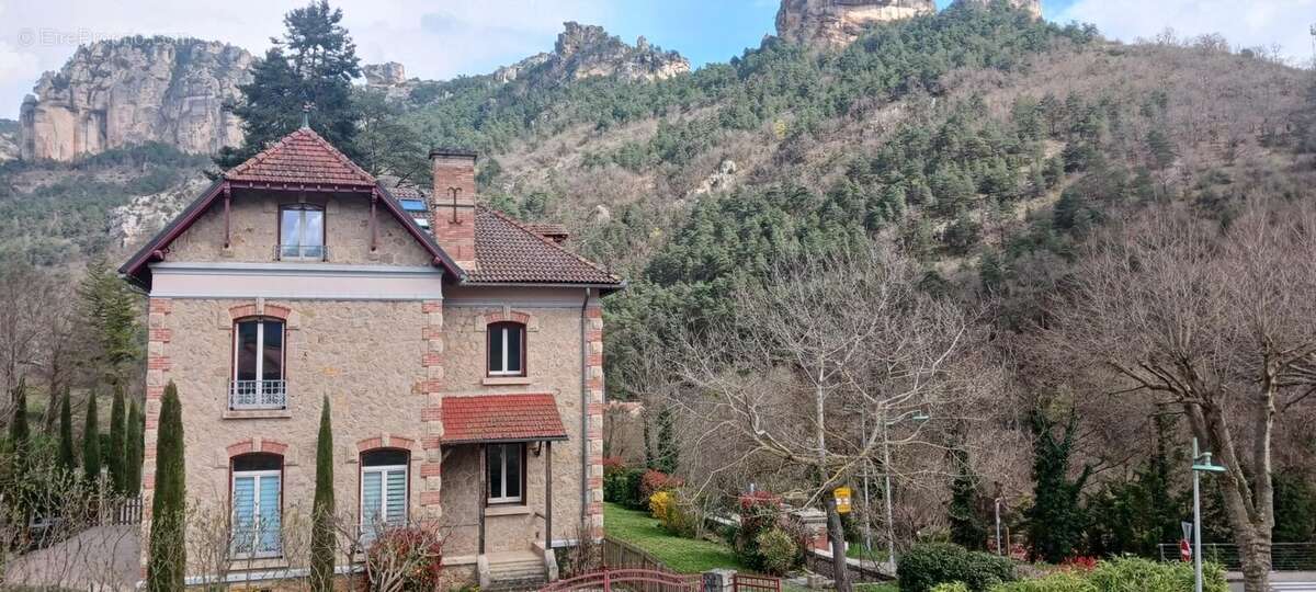Maison à MOSTUEJOULS