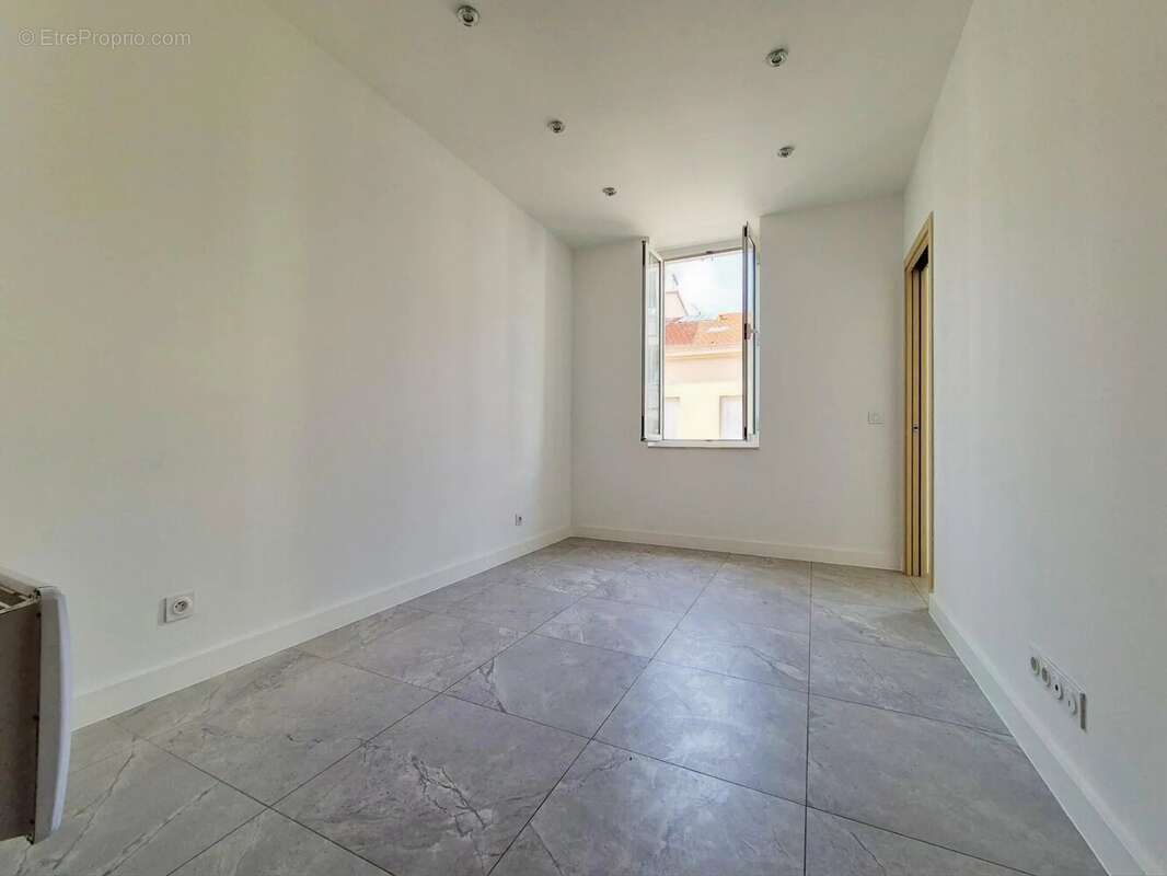 Appartement à VALLAURIS