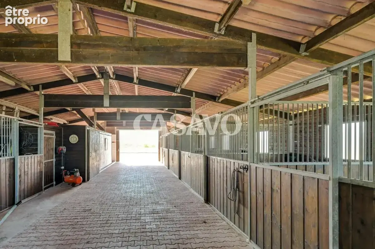 Vente Maison 8 pièces de 300m² - 13460 Saintes-Maries-de-la-Mer - photo 7