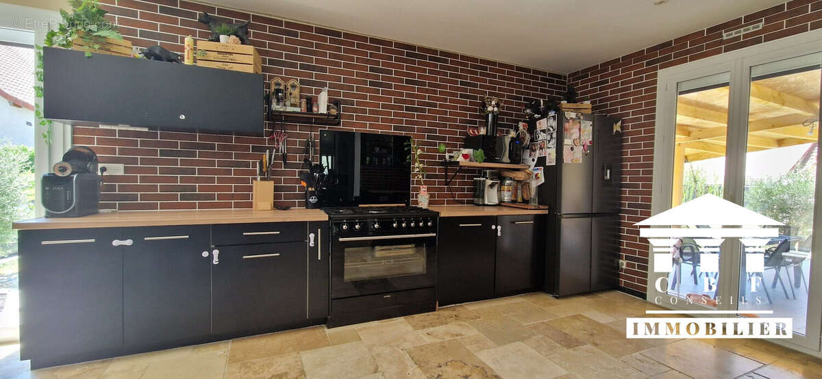 Maison 143 m² à Saint-Germain-Du-Plain  - photo 6