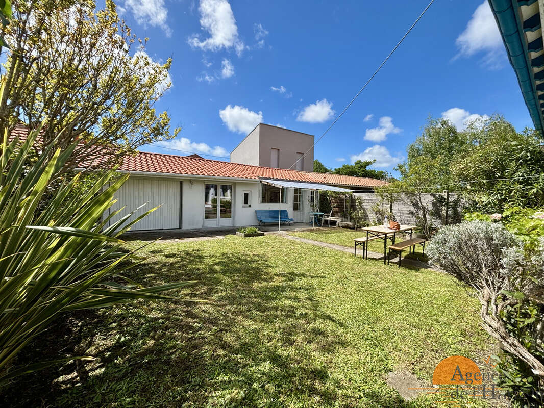 Maison à ARES